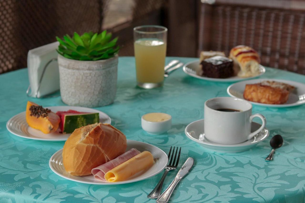 Pousada La Pionera Vila do Abraao Ngoại thất bức ảnh
